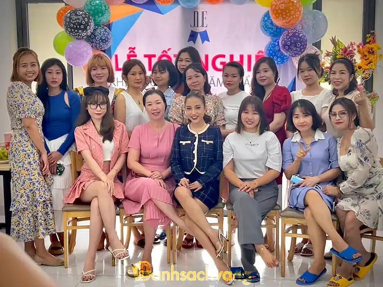 Hình ảnh hoc-vien-phun-xam-tham-my-jolie-nguyen-3