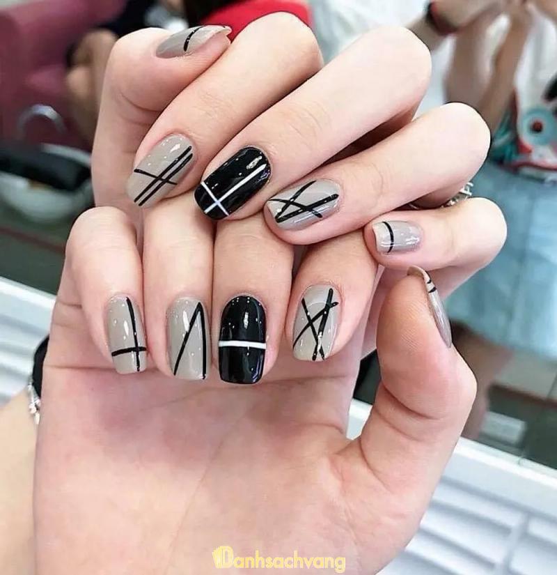 Hình ảnh van-nails-63-bat-su-hoan-kiem-4