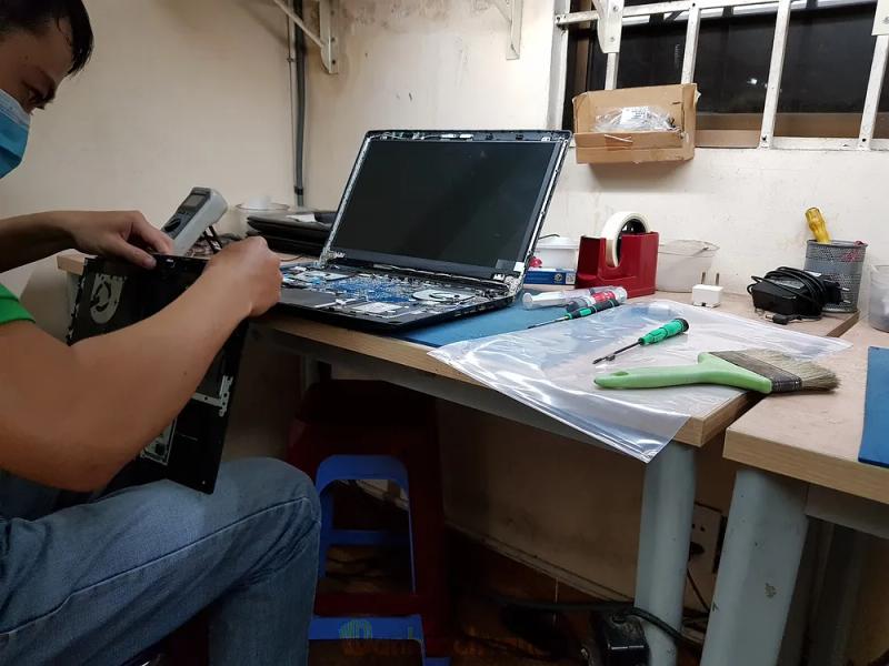 Hình ảnh LaptopCenter.vn: 242A Hồ Văn Huê, Q. Phú Nhuận