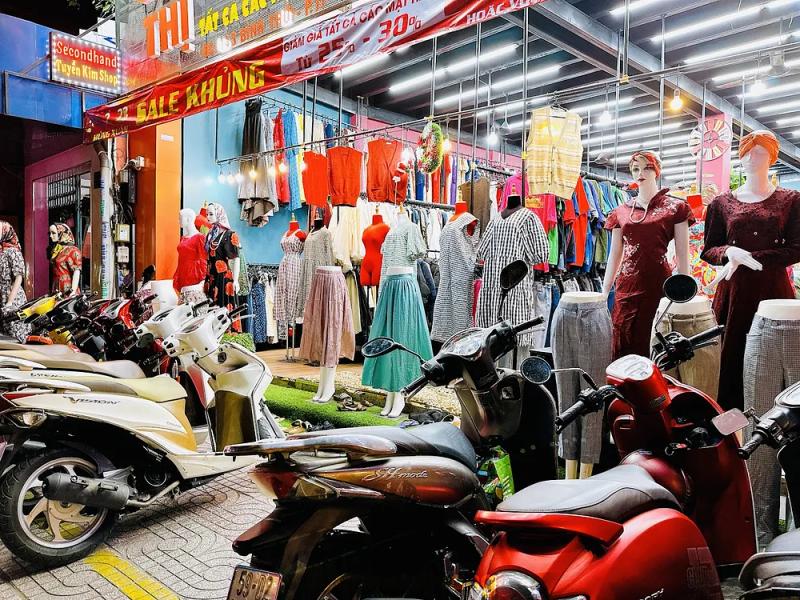 Hình ảnh Siêu Thị Đồ Si Tuyền: 143 Bình Thới, Q. 11
