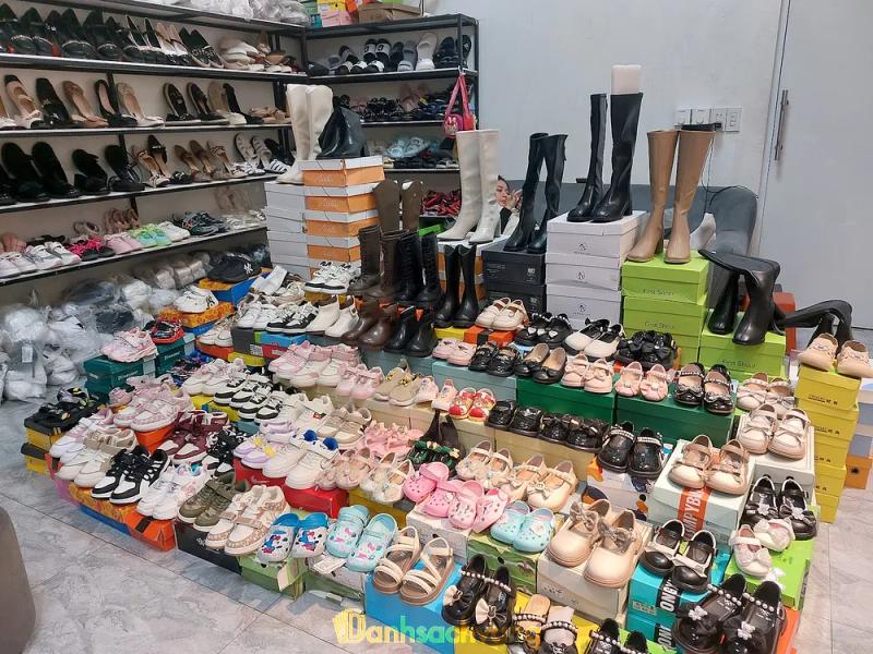 Hình ảnh Giày Dép Hồng Vân: 18 Trần Hưng Đạo, TP Thái Bình