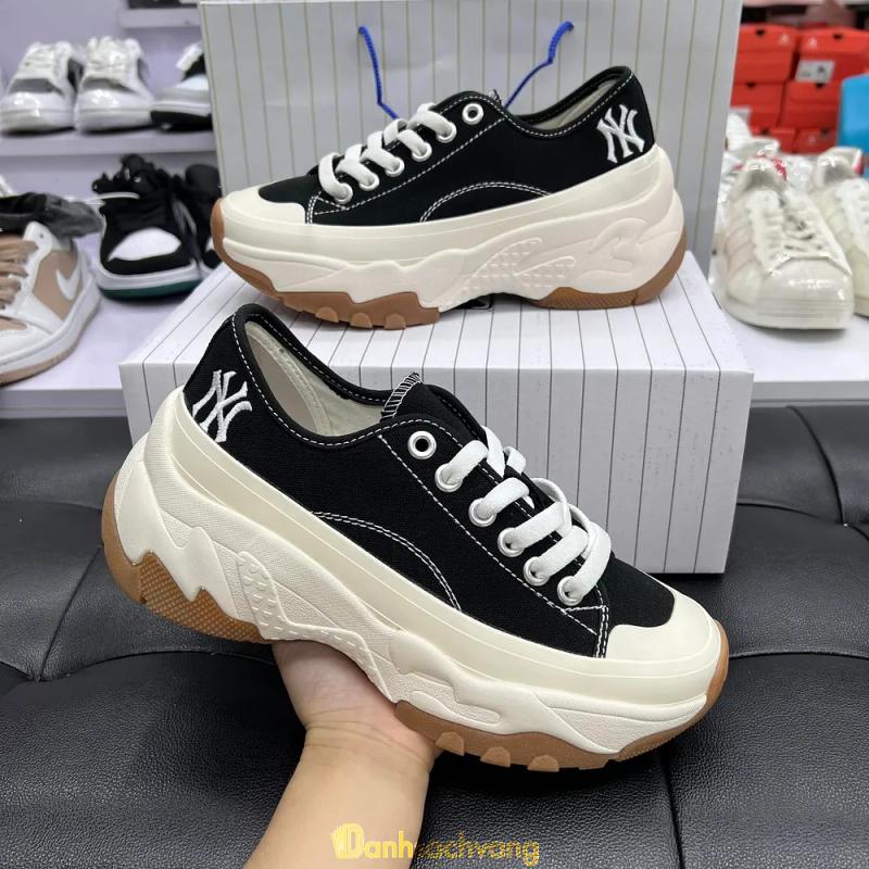 Hình ảnh Hải Hạnh Sneaker: 84 Chu Văn An, TP Thái Bình