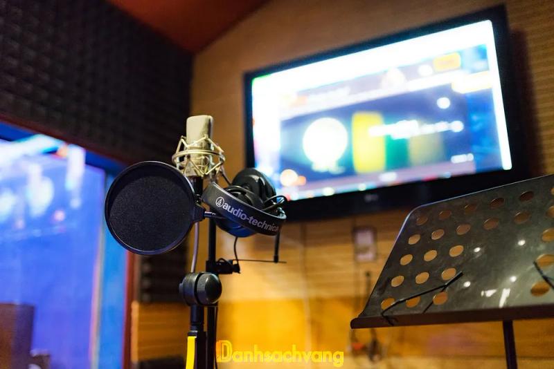 Hình ảnh Phòng Thu Âm Fan Studio: 407/10b Sư Vạn Hạnh, Q.10