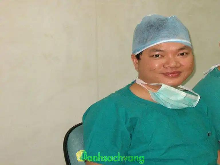 Lê Tấn Hùng: Bác sĩ thẩm mỹ