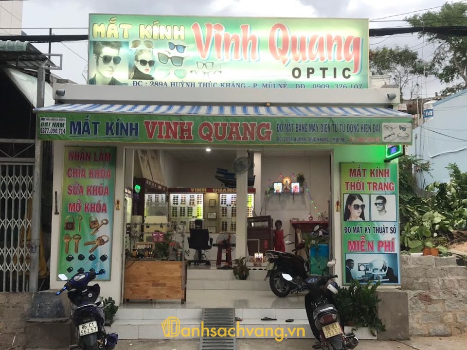 Cửa Hàng Mắt Kính Vinh Quang tại Mũi Né