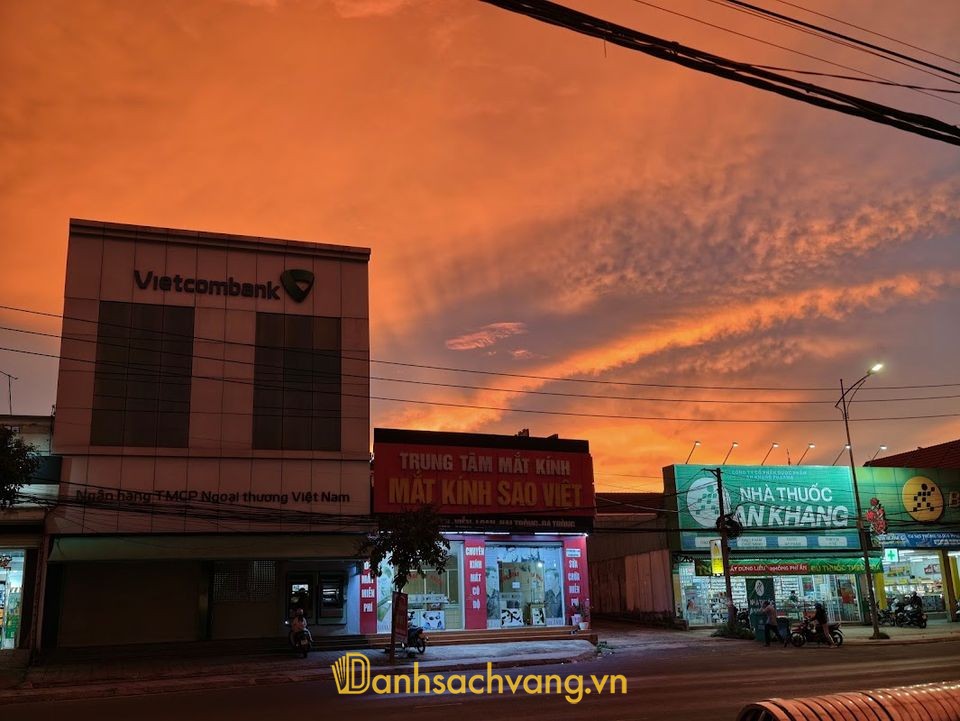 Mắt Kính Sao Việt - Di Linh