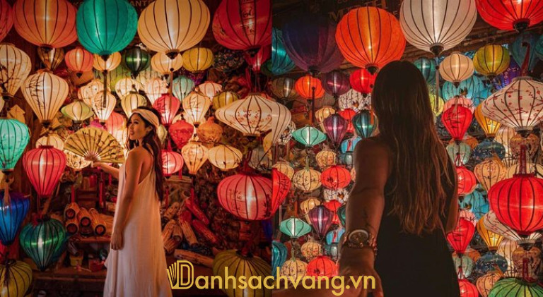 Check-in tại phố đèn lồng Hội An