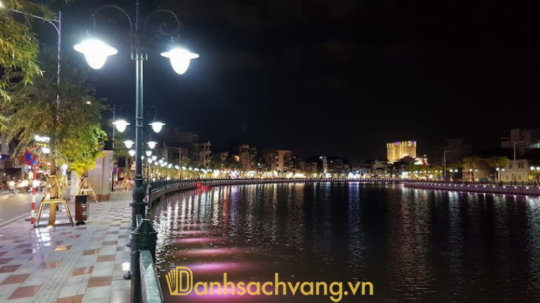 Phố đi bộ cạnh sông Tam Bạc đẹp nhất khi về đêm