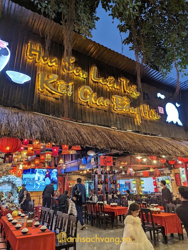 Nhà Hàng Hoa Sơn Quán - nhà hàng hải sản ở Huế