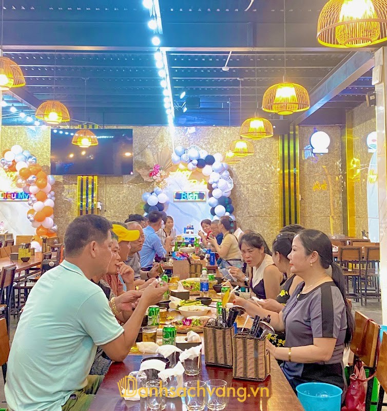 Nhà Hàng Phố Biển - nhà hàng hải sản ở Huế