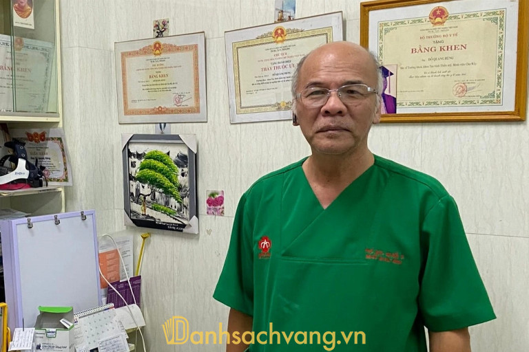 Bác sĩ thẩm mỹ TPHCM Đỗ Quang Hùng
