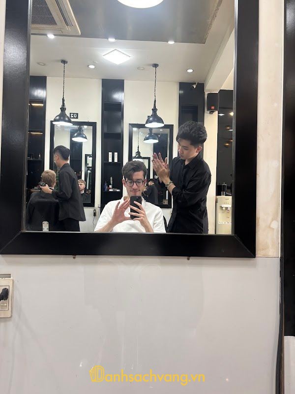 Phantom Barber Shop & Spa - Barber Shop cắt tóc nam ở Huế 