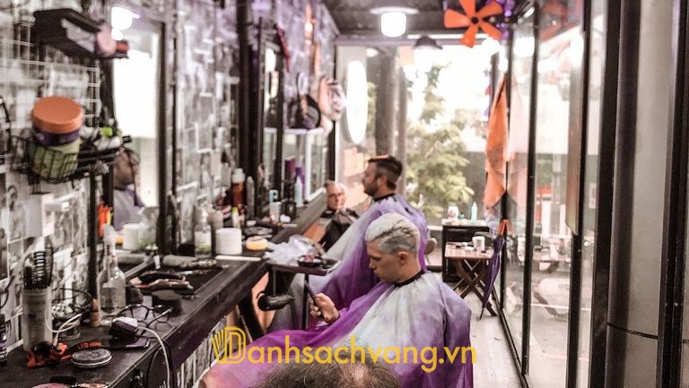 Hẻm Barber Shop cắt tóc nam ở Huế 
