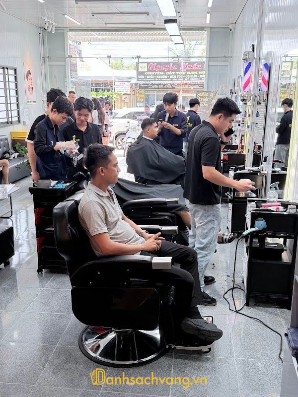Nhân Tâm Barber Shop 3 - barber shop cắt tóc nam ở Vĩnh Long