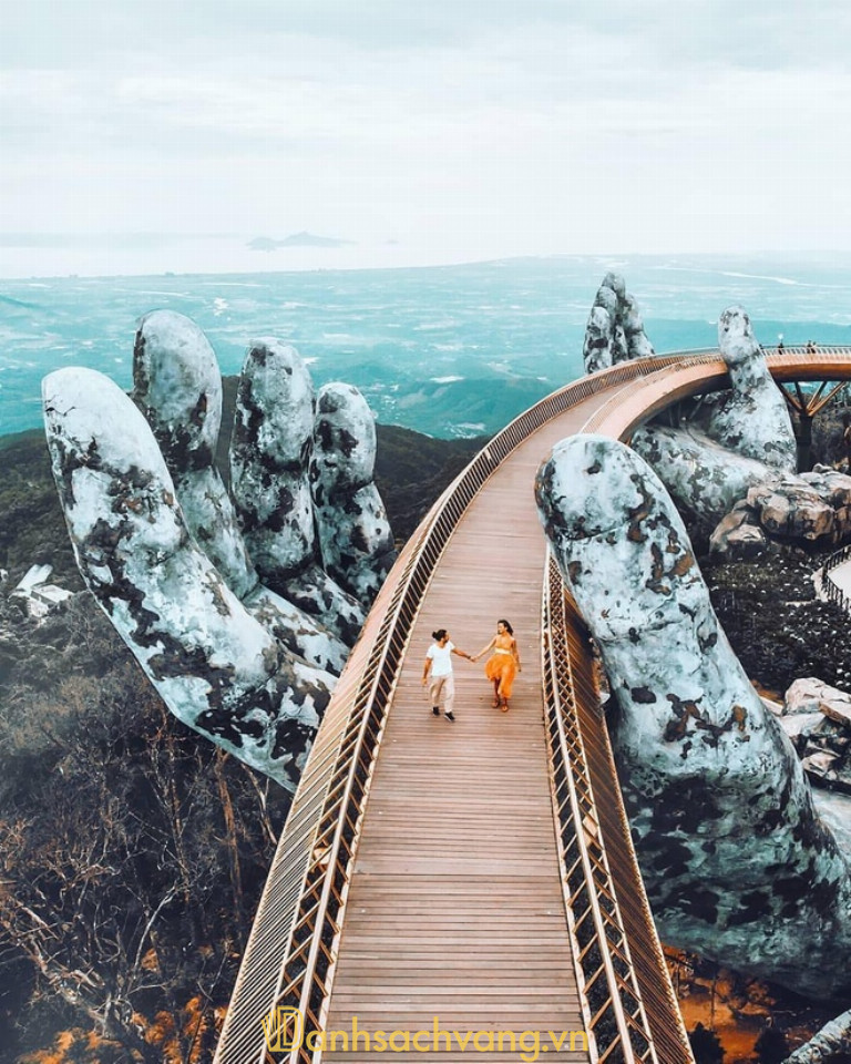 Checkin Cầu Vàng Đà Nẵng