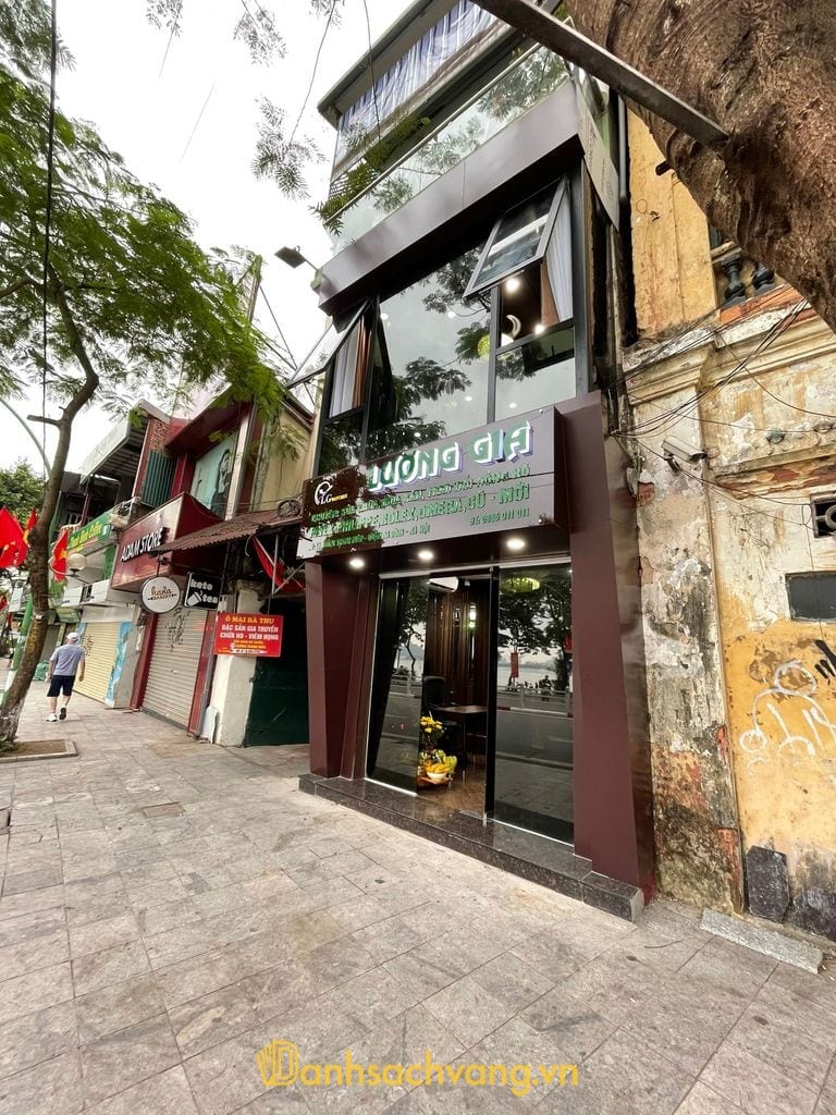 Cửa hàng Lương Gia - dịch vụ đồng hồ tại 11 Thanh Niên Hà Nội