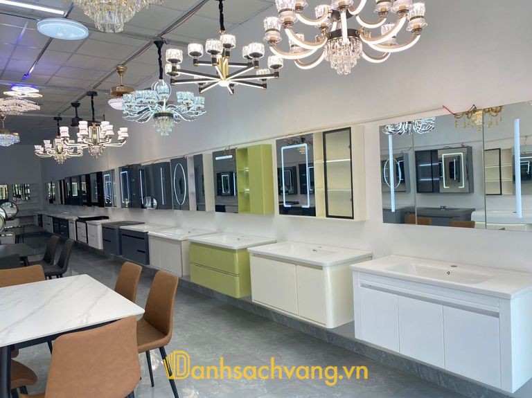 Showroom Nhật Linh - thiết bị vệ sinh và đèn trang trí tại Pleiku Gia Lai