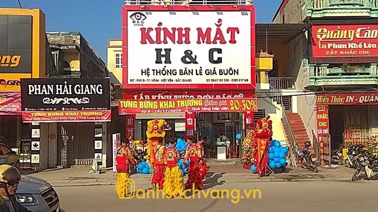 Kính Mắt H và C - cửa hàng đo mắt cắt kính cận ở Nếnh, Bắc Ninh
