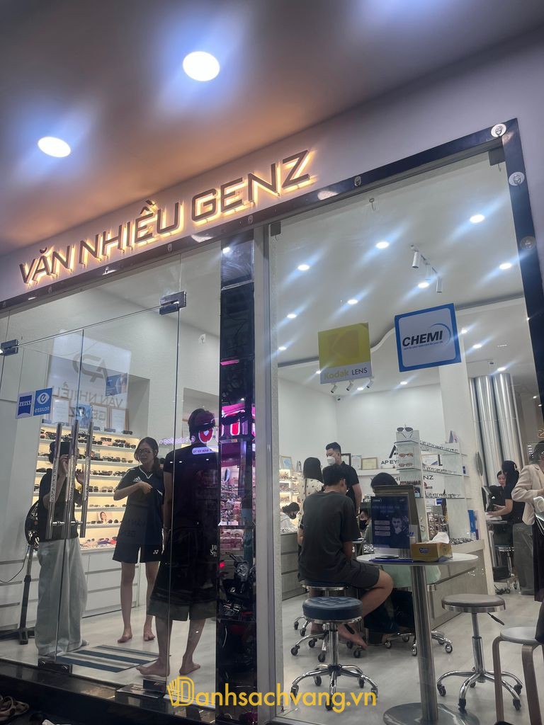 AP Eyewear - địa chỉ cắt kính cận ở Cần Thơ trên đường Nguyễn Việt Hồng