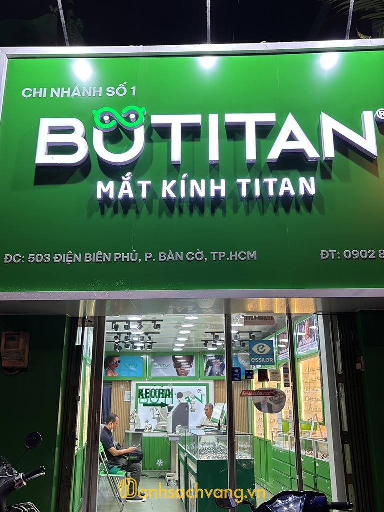 Mắt Kính Titan - tiệm cắt kính cận ở TPHCM trên đường Điện Biên Phủ