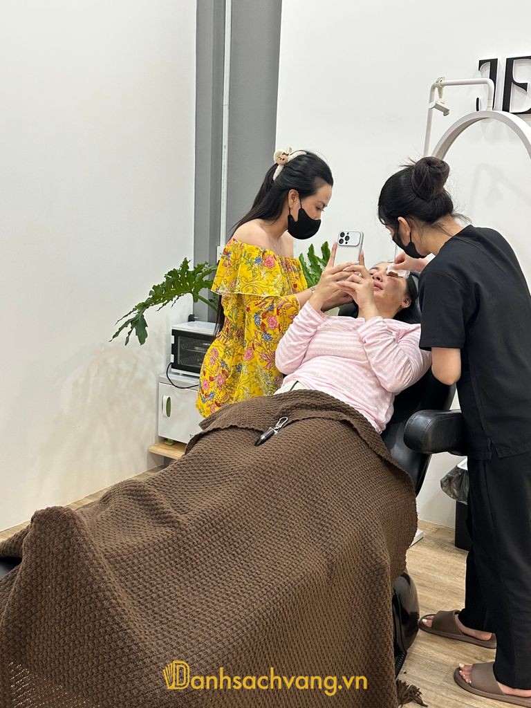Jenny Phương Beauty - cơ sở phun xăm thẩm mỹ tại Cà Mau