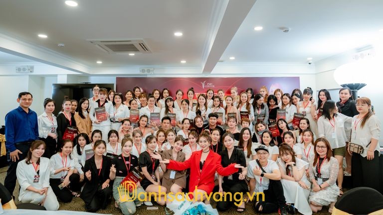 Jolie Tran - phun xăm thẩm mỹ ở Hà Nội
