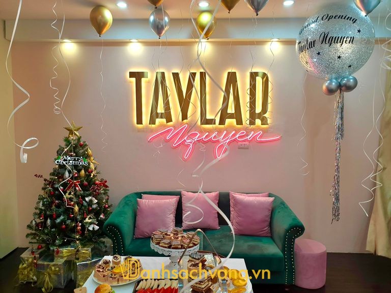 Taylar Nguyen - phun xăm thẩm mỹ tại Hà Nội