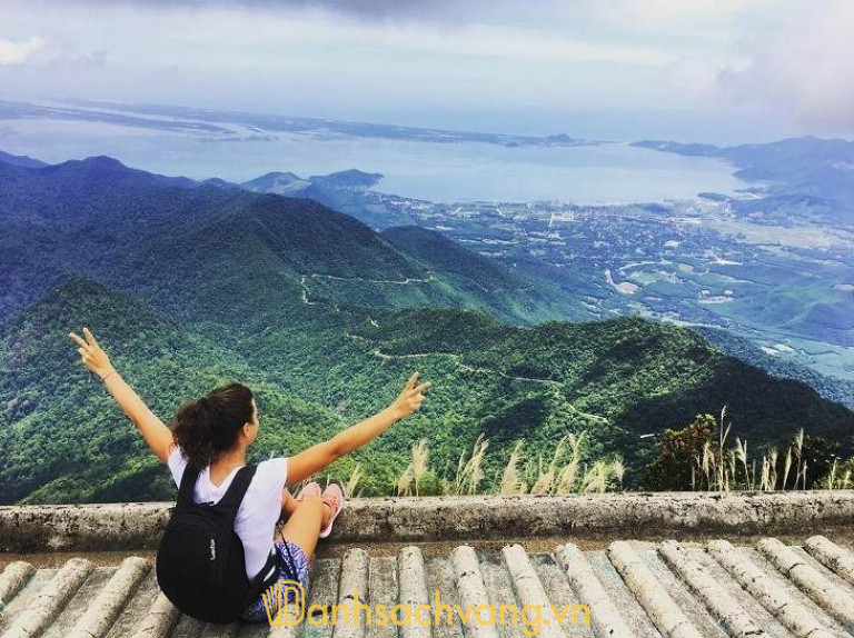 Trekking đỉnh Bạch Mã