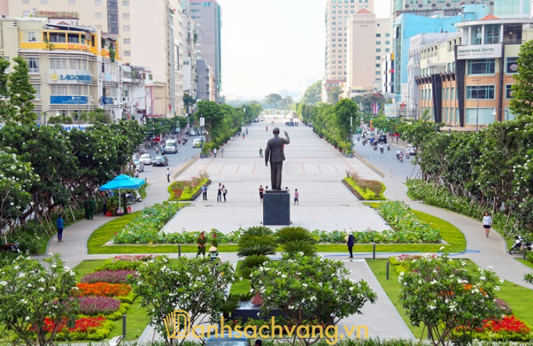 Phố đi bộ Nguyễn Huệ