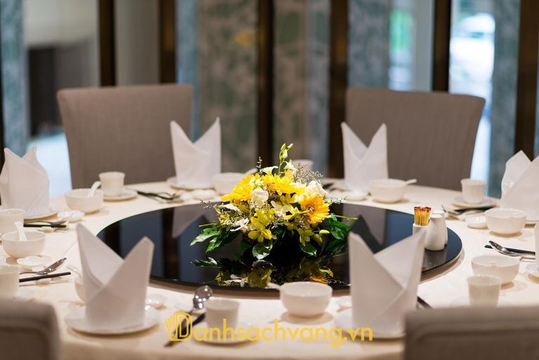 Tung Garden Restaurant tại khách sạn Eastin Grand, 253 Nguyễn Văn Trỗi