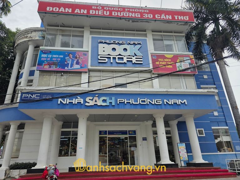 Nhà Sách Phương Nam tại đường Hòa Bình Cần Thơ
