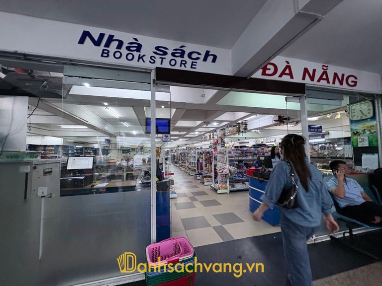 Nhà sách Đà Nẵng tại 78 Bạch Đằng