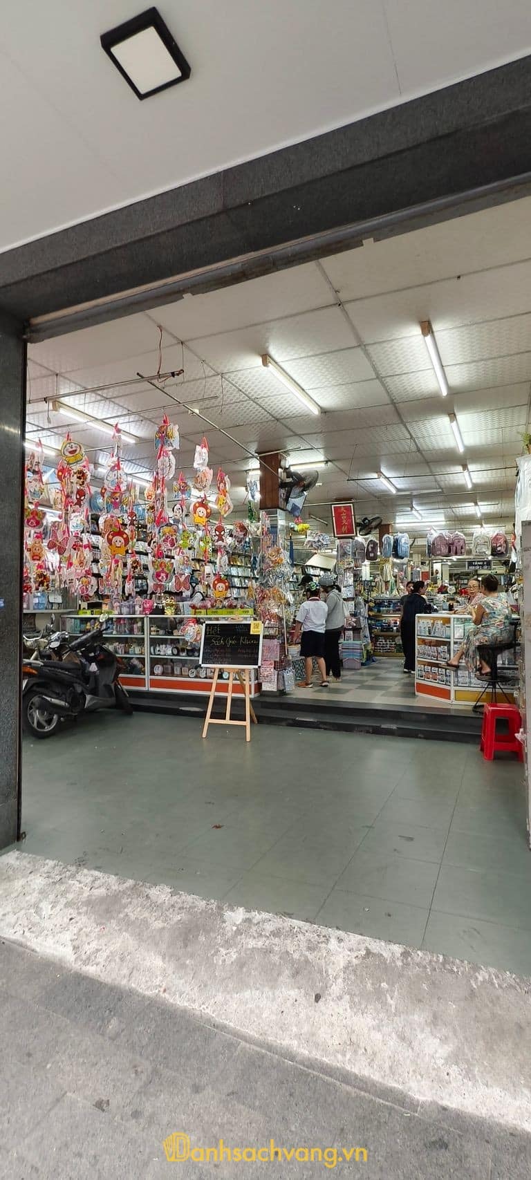 Nhà sách Phương ở số 4 Lý Thái Tổ Đà Nẵng