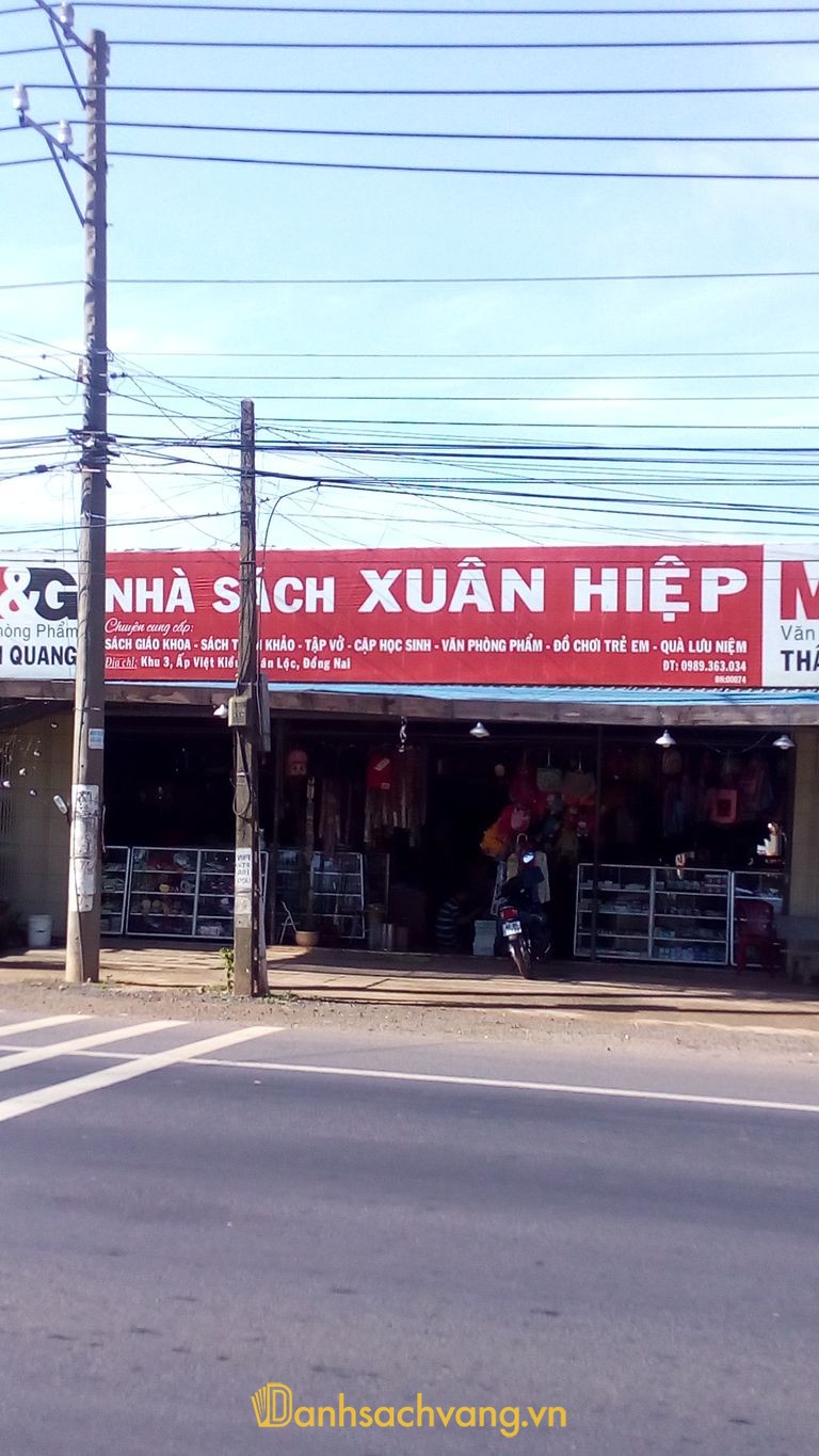 Nhà Sách Xuân Lộc trên Quốc lộ 1A, Đồng Nai