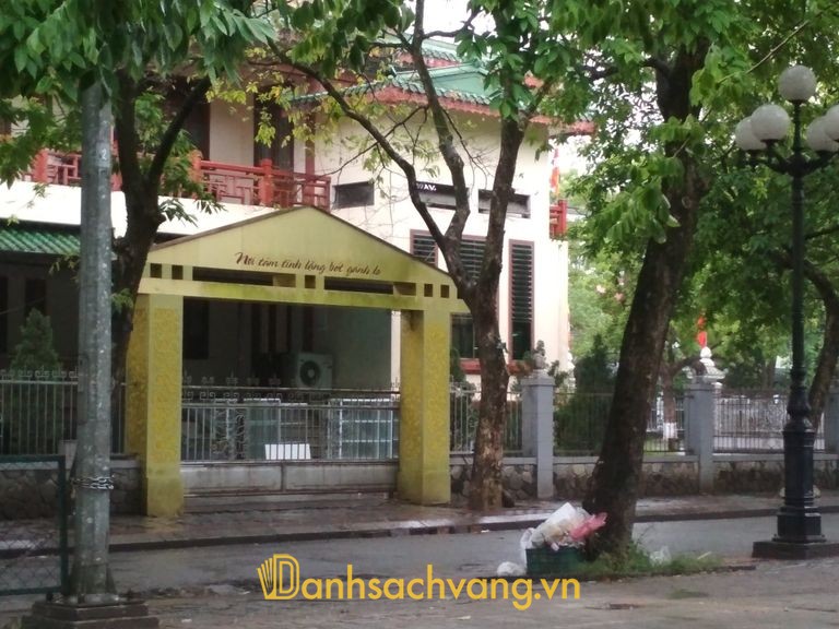 Nhà sách Hồng Đức tại 01 Trương Định Huế