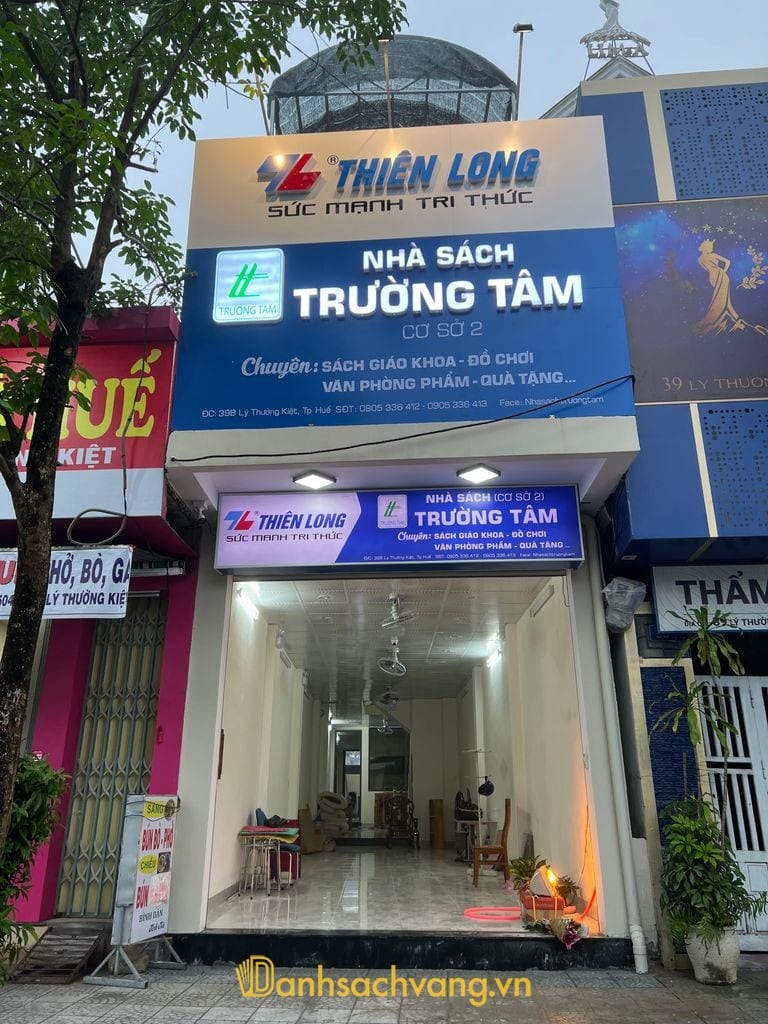 Nhà sách Trường Tâm tại 39B Lý Thường Kiệt Huế
