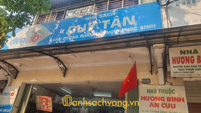 Nhà sách Duy Tân tại 119 Hùng Vương Huế