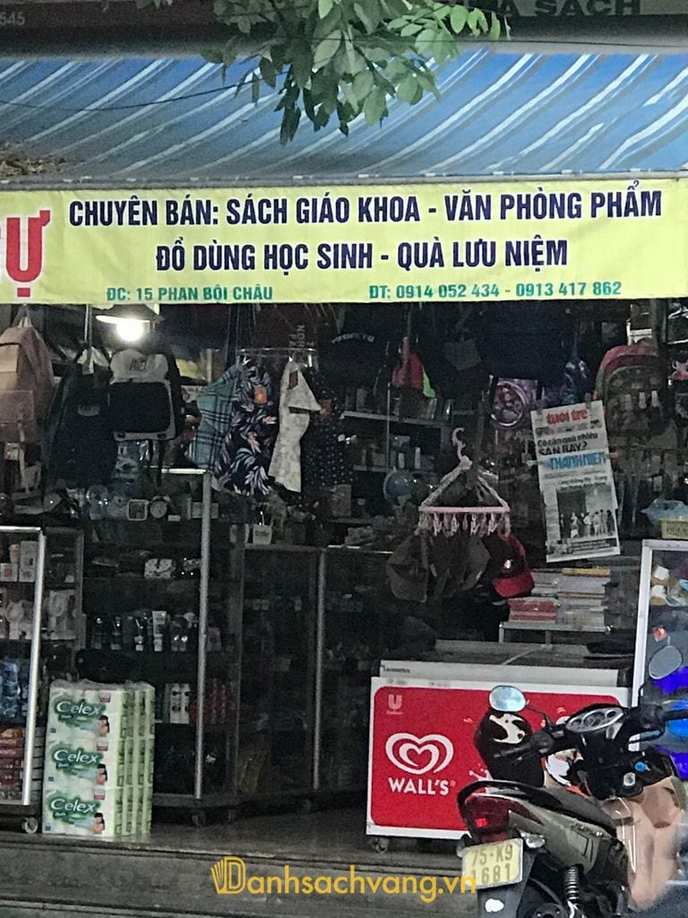 Nhà sách Bến Ngự tại 15 Phan Bội Châu Huế