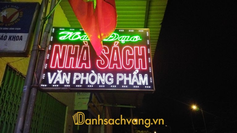 Hiệu sách Hà Đạo tại Vàng Danh Quảng Ninh