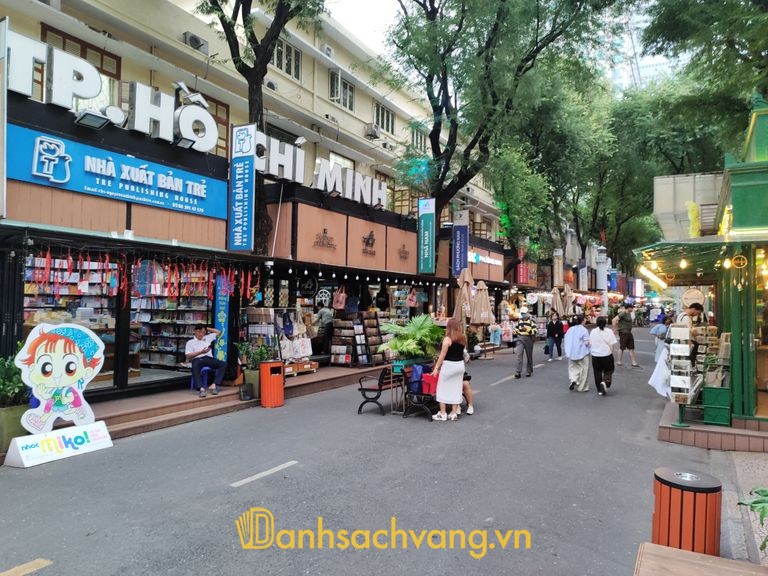 Đường sách Nguyễn Văn Bình tại trung tâm TPHCM