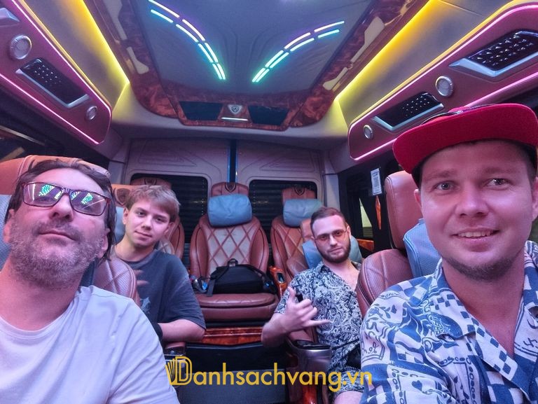Nhà xe Sao Limousine 11 chỗ phục vụ hành trình Quy Nhơn đi Tuy Hòa Phú Yên
