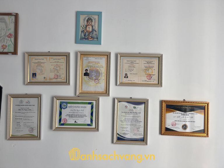 Ms. Ngọc Anh trị liệu đau xương khớp tại Nha Trang