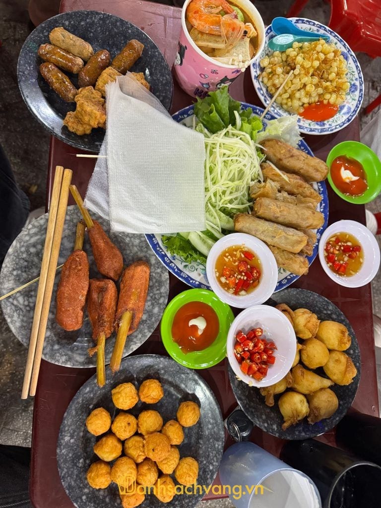 Quán ăn vặt Lan và Điệp tại khu vực cầu Nguyễn Văn Trỗi Đà Nẵng