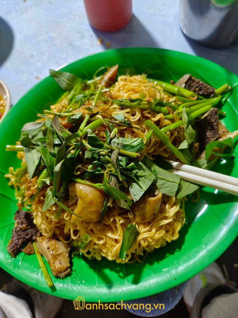 Khu Ăn Vặt Cao Thắng - Bàn Cờ TPHCM