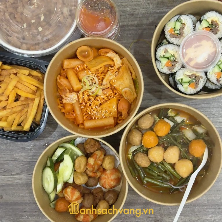 Tiệm Ăn Vặt Núp Hẻm tại TPHCM