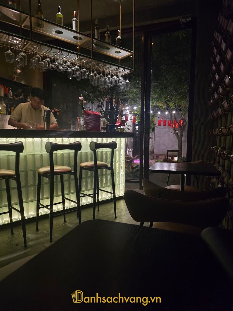 HIDDEN BAR tại Long Thành Đồng Nai - cocktail và rượu vang