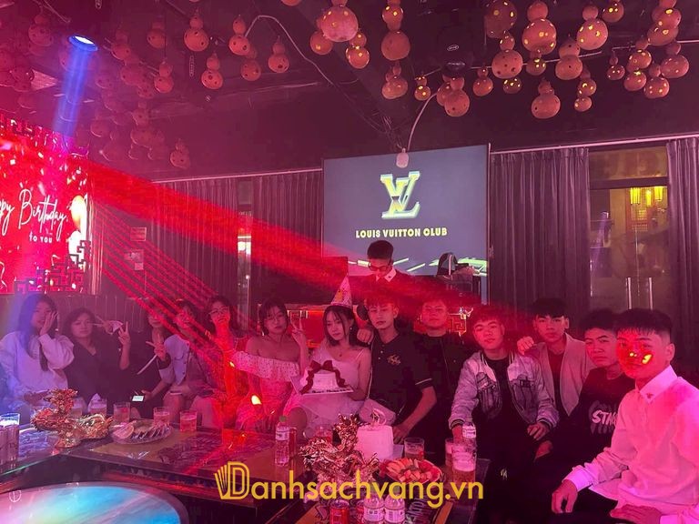 LV CLUB VIN 2 - quán bar ở Hưng Yên