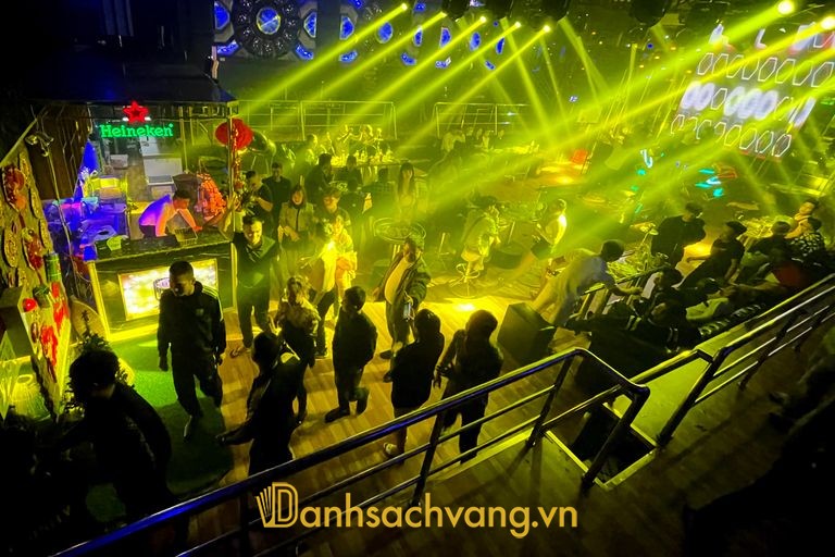 NEW LUXURY CLUB Ân Thi - quán bar ở Hưng Yên