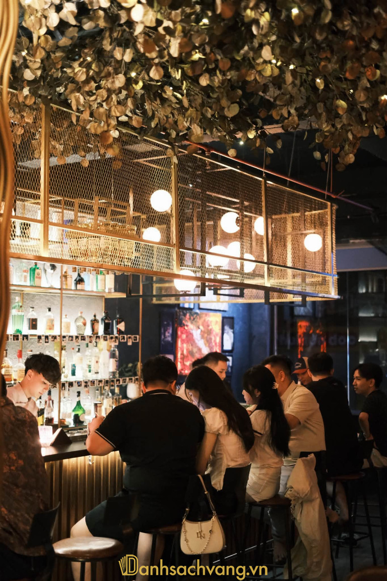 NYXX Cocktail Bar – 1A Kim Đồng, Phường Thành Vinh