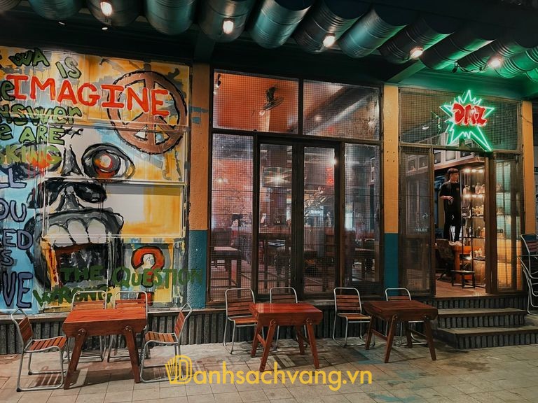 DMZ Bar & Restaurant - quán bar lâu đời tại TP Huế
